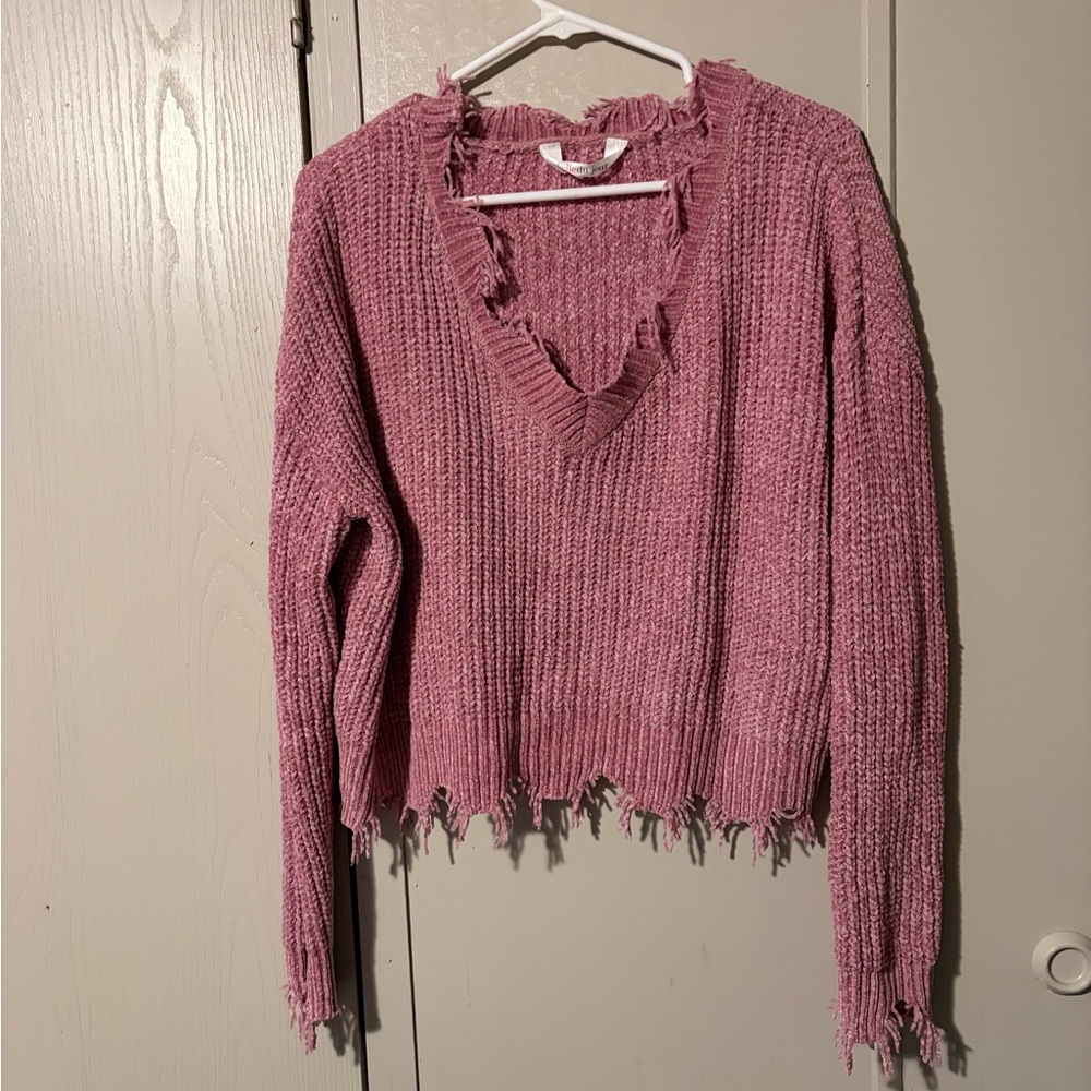 Belle Du Jour V-Neck Frayed Hem Sweater - Pink